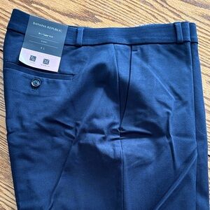 NWT Banana Republic Avery bi-stretch mid rise straight pant, 4 long